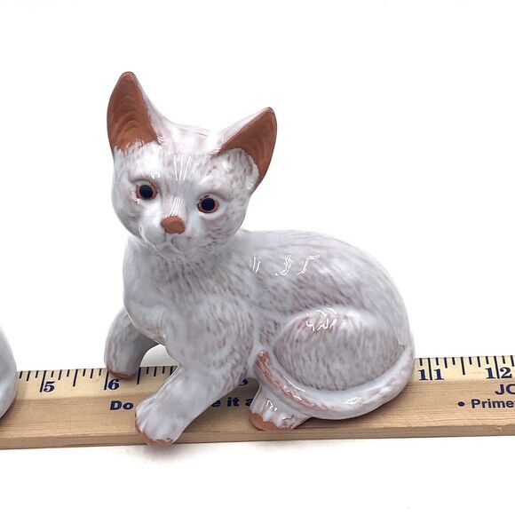 Vintage White Glazed Terra Cotta Cat Figures Figurine Pair / Set / Lot of 2 - Picture 8 of 10
